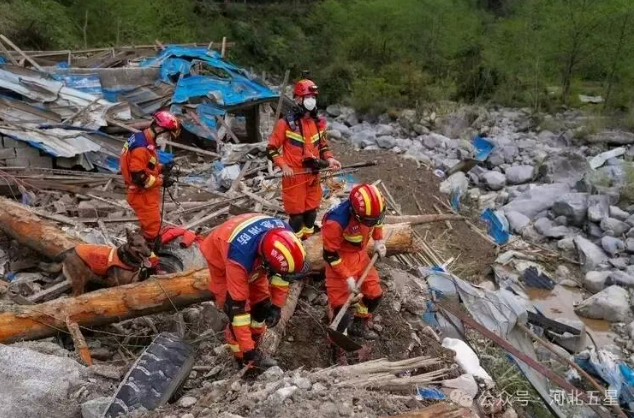 油動式大載荷長航時(shí)無人直升機(jī)——打造我國應(yīng)急救援、防汛救災(zāi)、森林草原消防的“新質(zhì)戰(zhàn)斗力”！